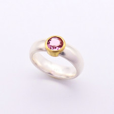 Silberring mit rosa Turmalin & Goldfassung | Handgemacht | Unikat | 925 Silber