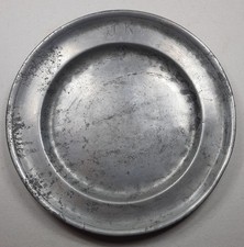 ZINNTELLER mit Monogramm „J K“, gemarkt 18. Jahrhundert