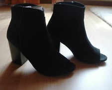 Schicke Peeptoestiefelette