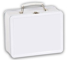 stabile Metallbox im Kofferstil weiß mit Tragegriff und Metallschließe