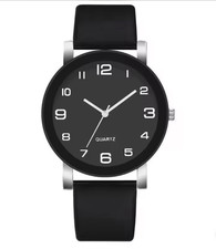 Damen Armbanduhr Schwarz oder Weiß Großes Zifferblatt–Quarzwerk–Lederoptik