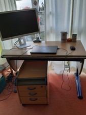 Schreibtisch höhenverstellbar