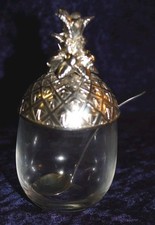 Schönes altes Ananas Marmeladenglas mit Deckel und Löffel