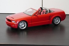 Beanstalk Ford Mustang GT Cabriolet, Rot, Maßstab 1:18