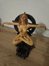 EROTISCHE, SCHWEBENDE HEXE MIT PENTAGRAMM-TEELICHT, WICCA-SEXY