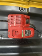 Milwaukee M12/M18 Ladegerät