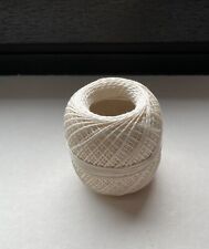 Häkelgarn für Filethäkeln, Knäuel mit ca. 20 Gramm, hell creme, Faden 1 mm dick