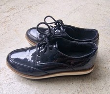 JUMEX Damen- Schnürschuh mit Weißem Platsohle & Schwarz Lackleder, Größe 38 