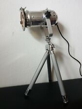 Tripod Stehleuchte Strahler Industrie Bauhaus Design