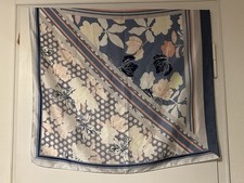 Damen Tuch Blumen Motiv