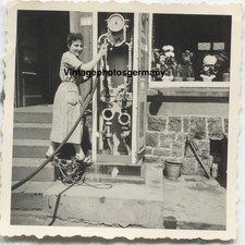 Z3065 Foto 50er Jahre BV ARAL Tankstelle Zapfsäule Tankwart Reklame