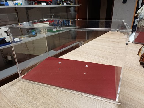 Sora vitrine acryl mit boden - sora-vitrine,,