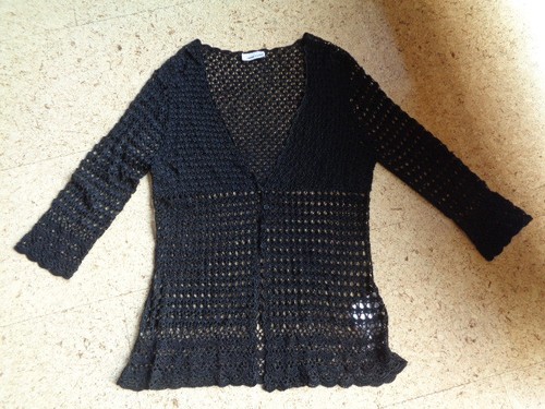 Strickjacke in schwarz - in,