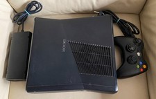 Xbox 360 S Schwarz Konsole