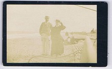 CDV Edwardian Gentleman & Lady at the Seaside Carte de Visite Fotografie