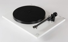 Rega Planar 1 Plattenspieler mit RB110 incl. Carbon MM-System matt weiß