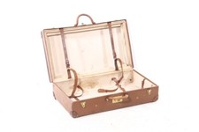 alter Koffer Leder Reisekoffer Vintage Requisit 66cm x 20cm x 38cm  Requisite