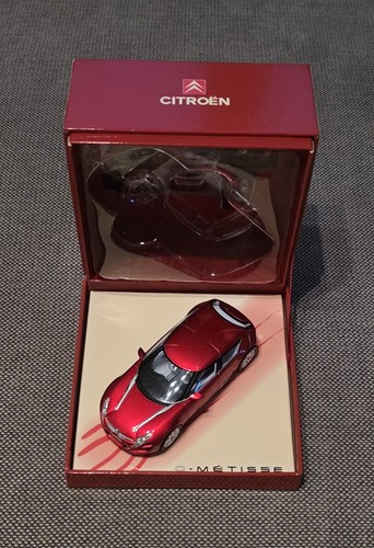 Citroen metisse rouge - 1:43,