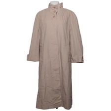 Petite Mademoiselle, Mantel