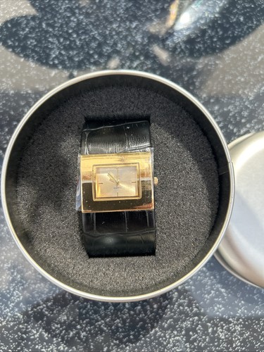 Neue schicke armbanduhr - neue, gold