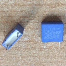 2 x VISHAY BC - 222233820152