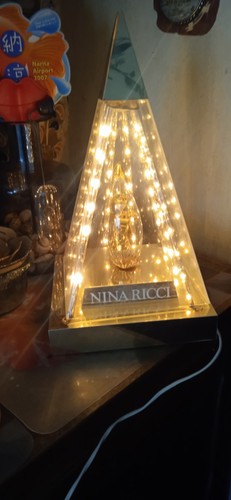 Nina ricci display pyramide - nina,