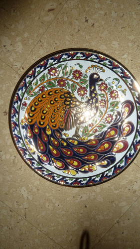 Keramik wandteller pfau hand - wandteller,