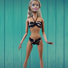 Bikinis Kleidung, Kleidung