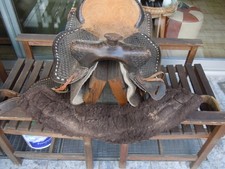 Westernsattel, gut und alt. Sitzfläche Wildleder. Incl. Zaumzeug und Felldecke