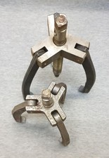 2 DDR Klauenabzieher