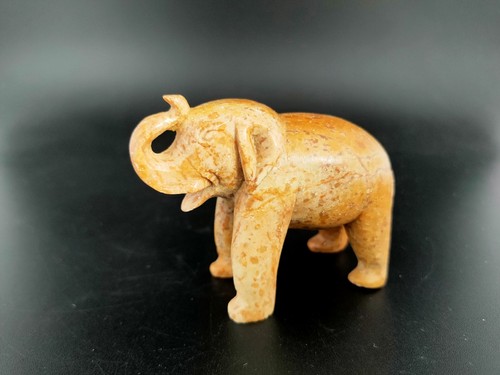 Elefant aus speckstein - elefant,