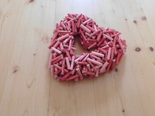 Deko Herz rot aus kleinen Holzstücken Hochzeit Muttertag Holz