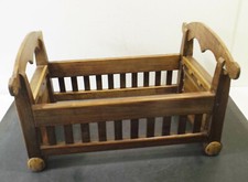 Antikes braunes  Jugenstil / Art Deco Holz Puppenbett ohne Rost