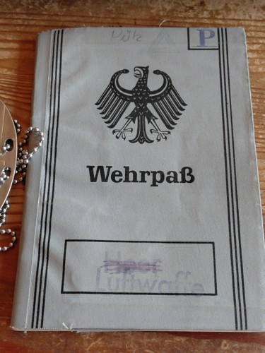 Wehrpass 1970 - bw,