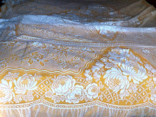 alter Bettüberwurf  Tagesdecke wunderschön mit Blumen von ca.1950 Vintage-style