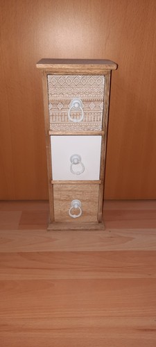Schmuckschränkchen mit - , 3