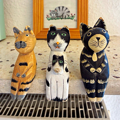 Handbemalte holz katzenfiguren - handbemalte,