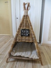 Katzenhaus Tipi Rattan Katze