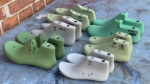 Paar schuhleisten aus - 6,