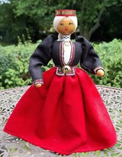 Holz Trachten Puppe aus Lettland - alte Handarbeit ca. 21cm - Sammler Souvenir