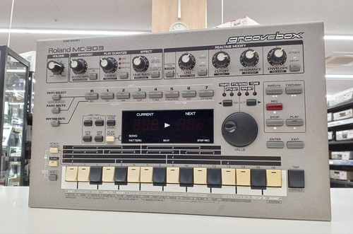 Roland 303 groovebox sample - groovebox,