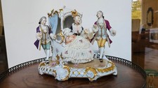 Unterweissbach Porzellanfigur Rokoko-Szene - Dame in RokokoKutsche mit 2Kavalier