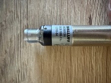 BOS013H BOS 18M-PA-LD10-S4 Lichttaster