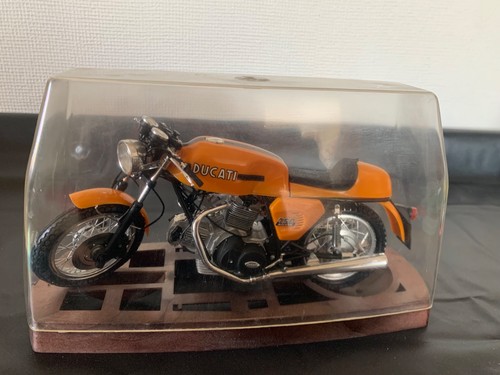 Ducati 750 9 rennmaschine - ,