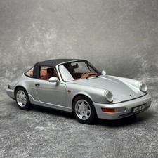 1:18 Porsche 911 Carrera 4