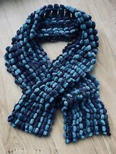 Retro-Kuschel-Schal - Tuch - Handgestrickt  aus Pompon-Wolle