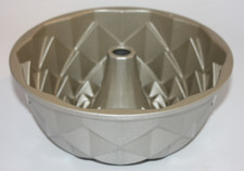 Nordic Ware USA Heritage Bundt