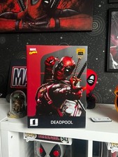 Statue Deadpool Deluxe –