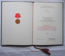 DDR Urkunde Medaille für 25