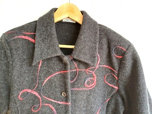 Nicht getragene wolljacke mit - nicht, wolljacke,
